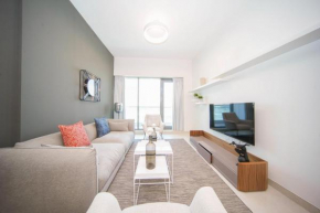 Modern 1BR with Rooftop Pool The Bay Business Bay